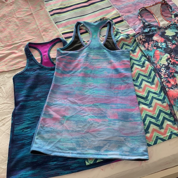 7 ivivva tank tops. Size 14, beautiful colours, brand new without tag - Picture 3 of 3